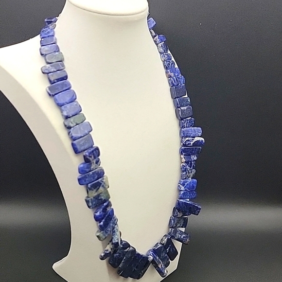 Sodalite Flat Slab 590 Cts Natural Gemstone Single Strand Beaded Necklace - Picture 5 of 11
